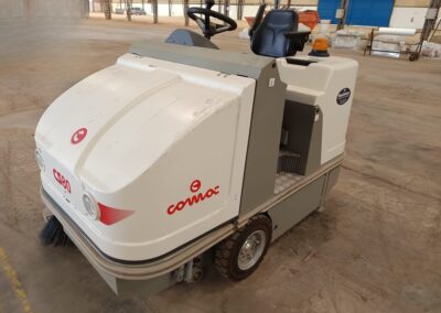 94fdfa74 d9f4 4e71 9022 fecd9cab34f5 400x284 - Maquinaria de ocasión de limpieza