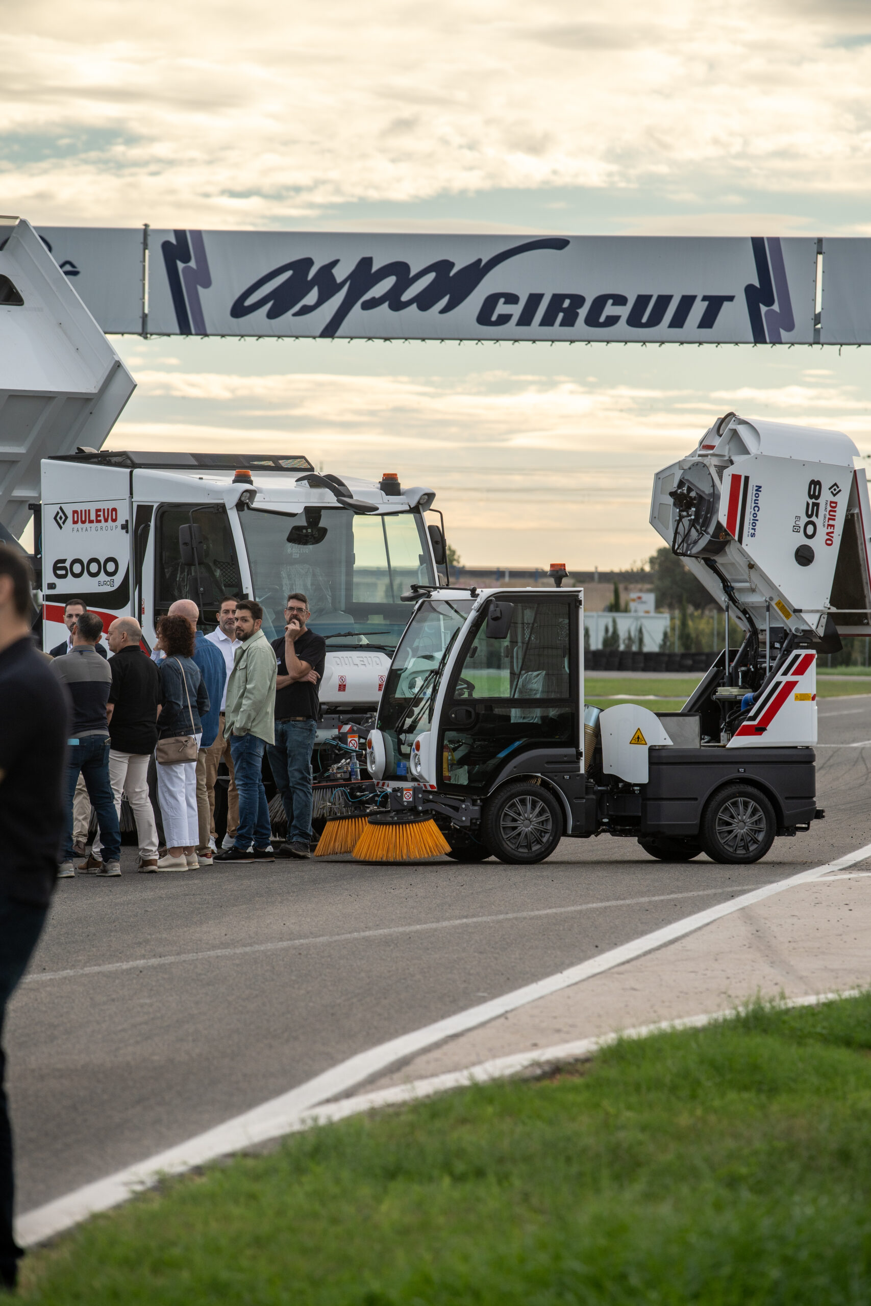 Barredoras industriales en el Circuito Martínez Aspar. Demostraciones, pruebas en pista y muchas ganas de compartir. CXK00014 scaled - Barredoras industriales en el Circuito Martínez Aspar. Demostraciones, pruebas en pista y muchas ganas de compartir.