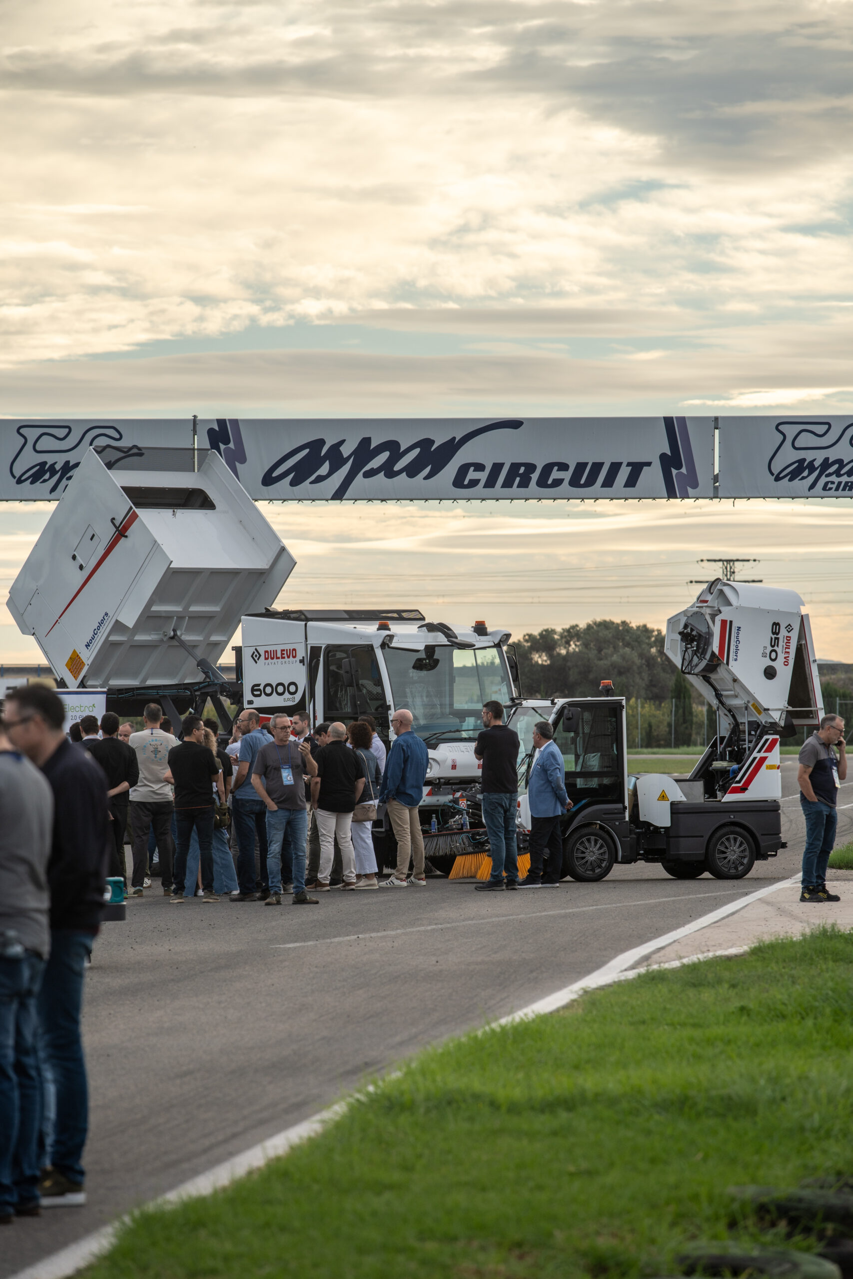 Barredoras industriales en el Circuito Martínez Aspar. Demostraciones, pruebas en pista y muchas ganas de compartir. CXK00024 scaled - Barredoras industriales en el Circuito Martínez Aspar. Demostraciones, pruebas en pista y muchas ganas de compartir.