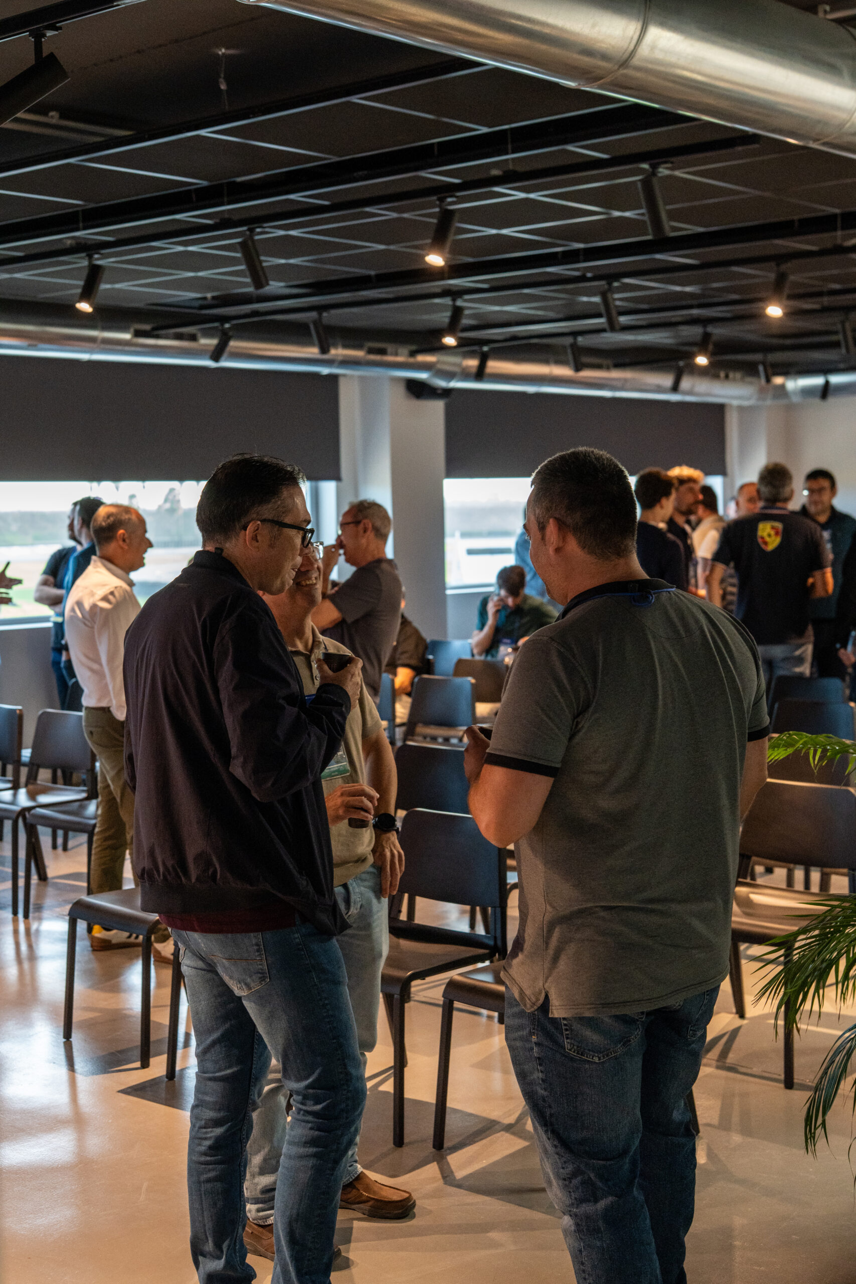Barredoras industriales en el Circuito Martínez Aspar. Demostraciones, pruebas en pista y muchas ganas de compartir. CXK09809 scaled - Barredoras industriales en el Circuito Martínez Aspar. Demostraciones, pruebas en pista y muchas ganas de compartir.