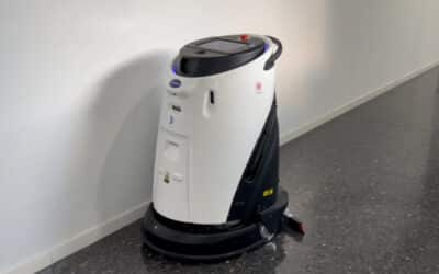 Con el robot friegasuelos 50 facilita la limpieza en el Hospital de Llíria